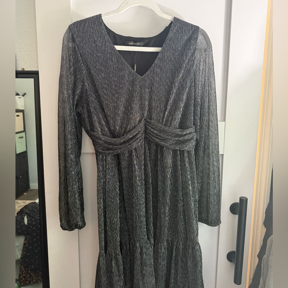Chic Metallic Dress - Picture 2 of 3